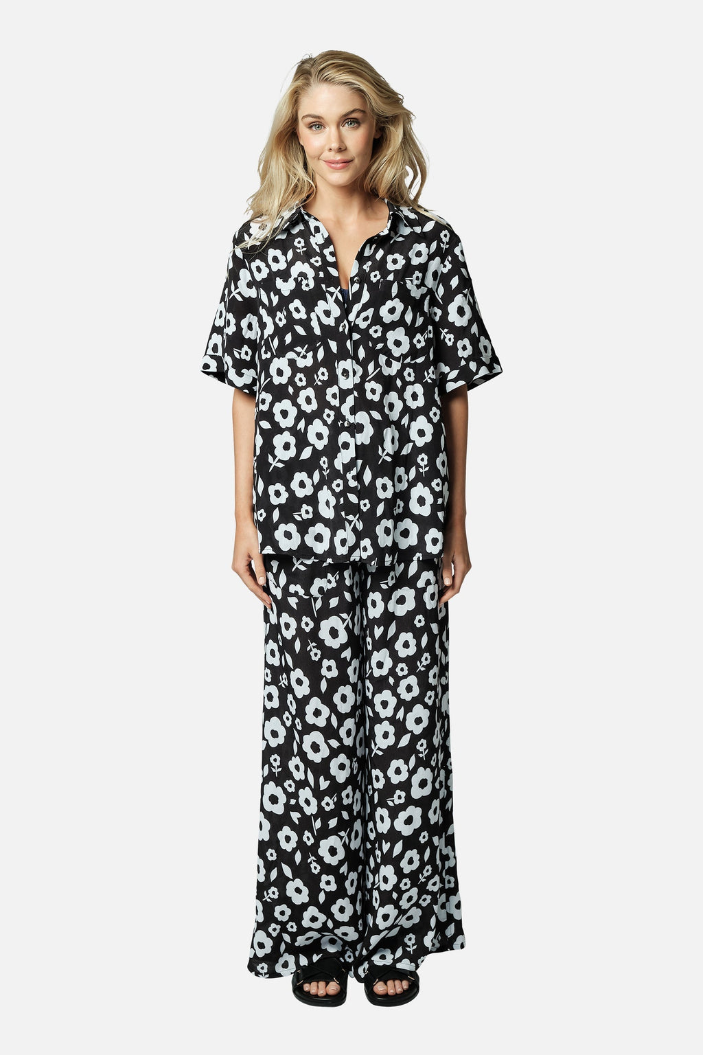 Short Sleeve Button-Up Shirt DAISY SILHOUETTE BLACK