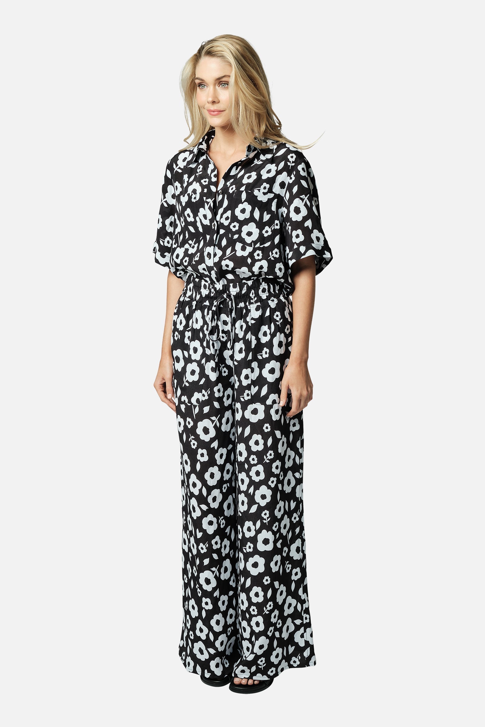 Short Sleeve Button-Up Shirt DAISY SILHOUETTE BLACK