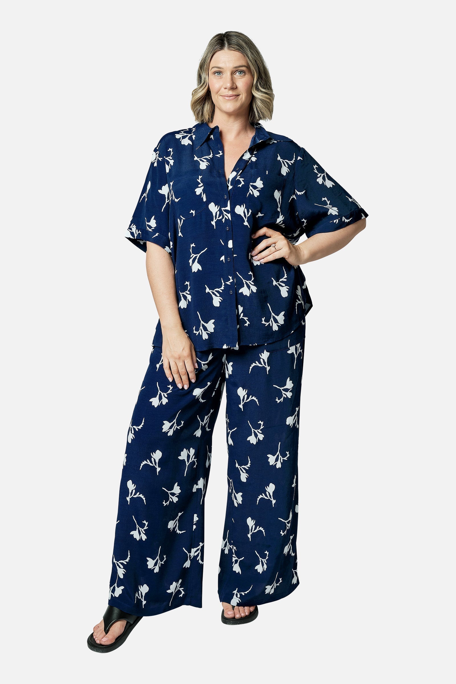 Short Sleeve Button-Up Shirt FREESIA SILHOUETTE NAVY