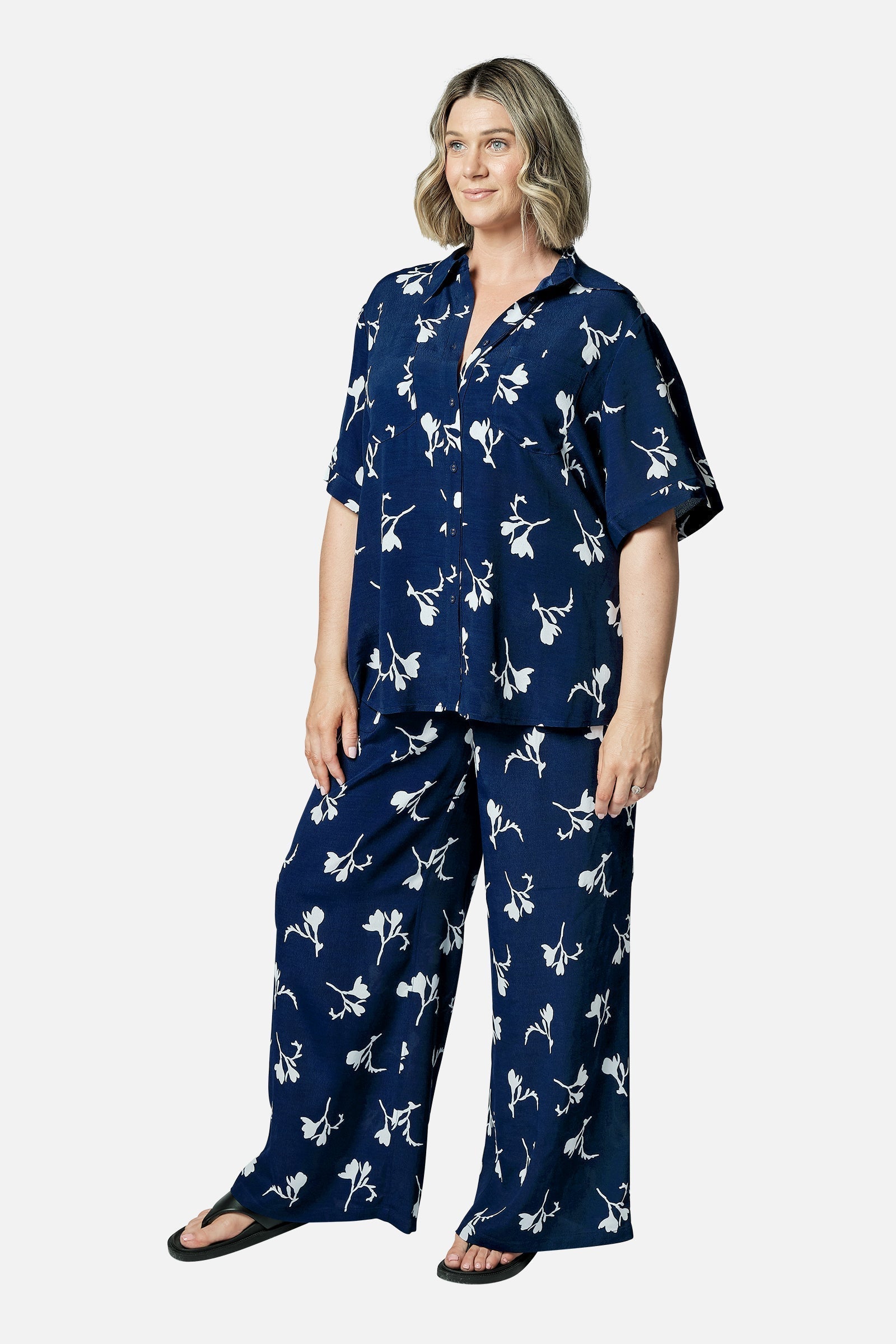 Short Sleeve Button-Up Shirt FREESIA SILHOUETTE NAVY