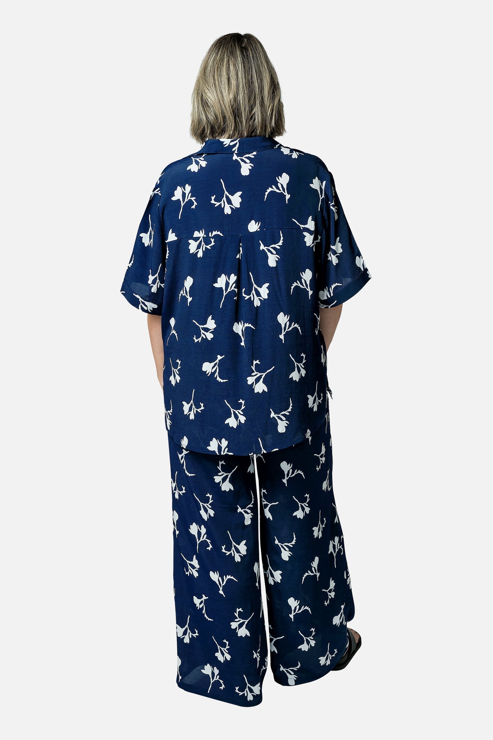 Short Sleeve Button-Up Shirt FREESIA SILHOUETTE NAVY