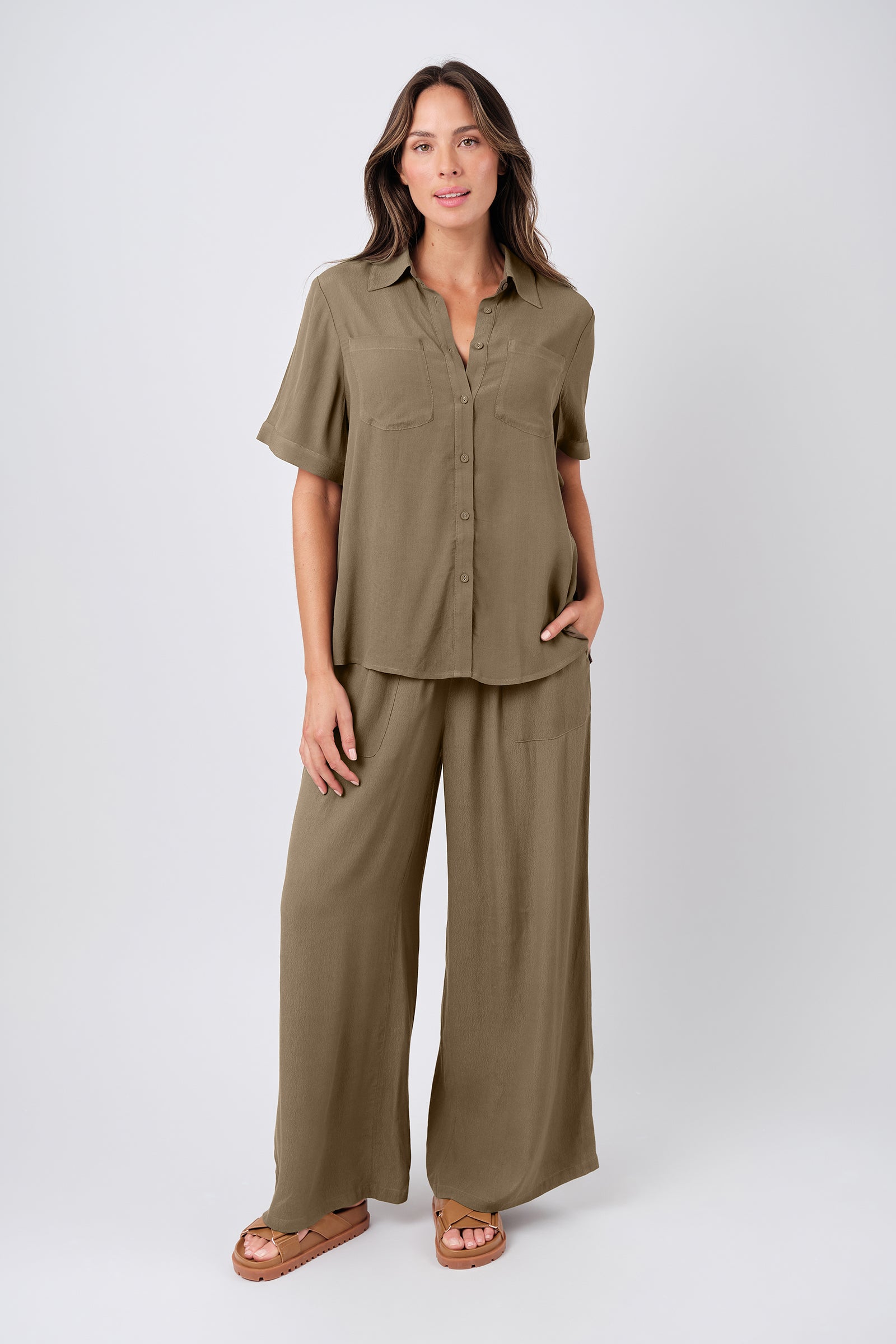 Short Sleeve Button-Up Shirt KHAKI