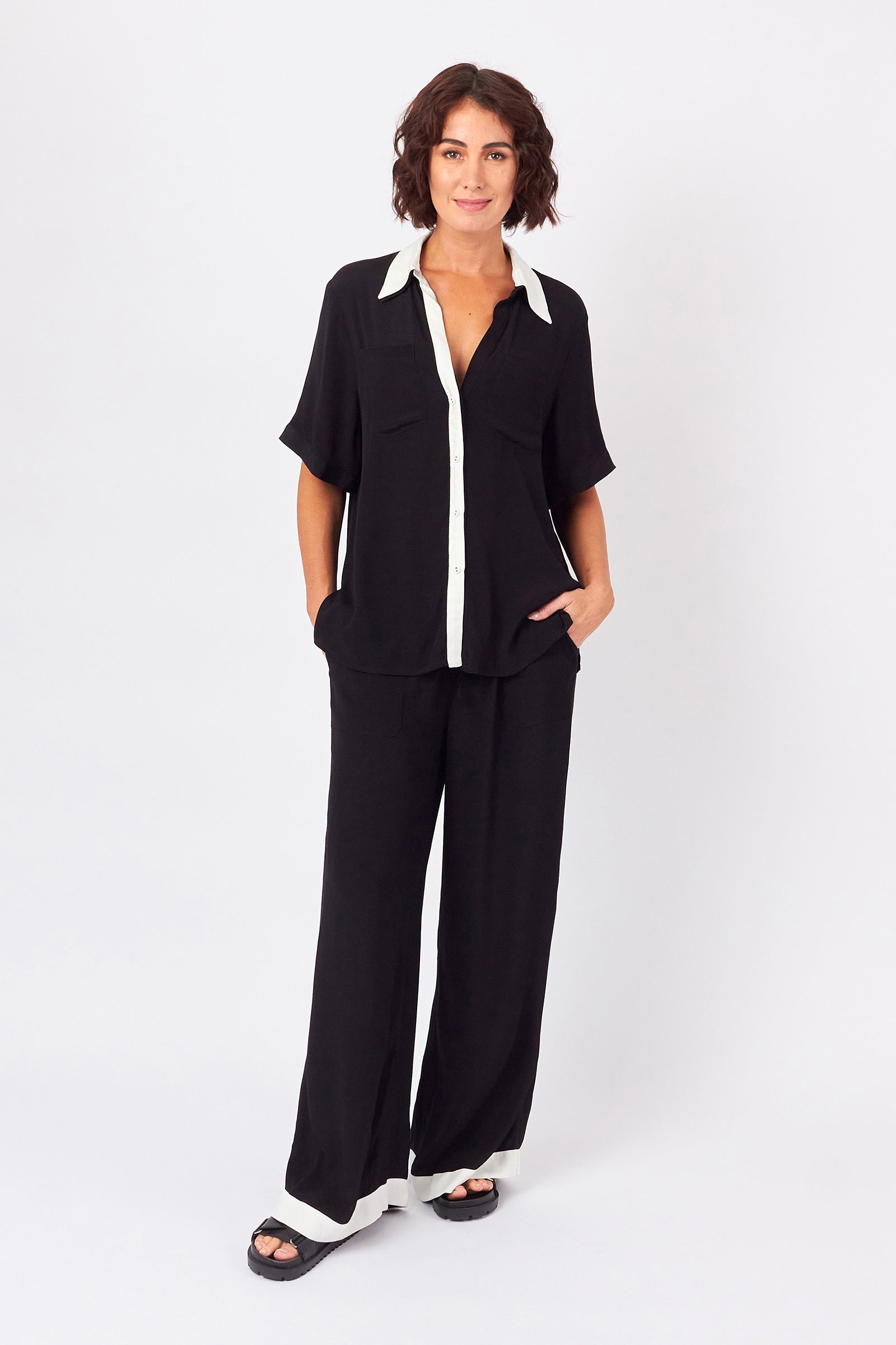 Short Sleeve Button-Up Shirt MONOCHROME